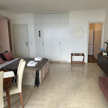 Maison Blanc Monte Carlo