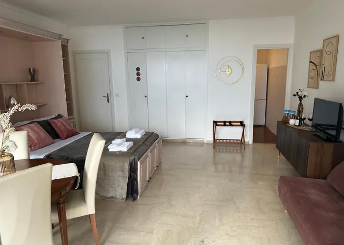 Maison Blanc Monte Carlo